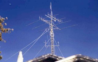 Picture of Bob Kings's amateur radio tower.